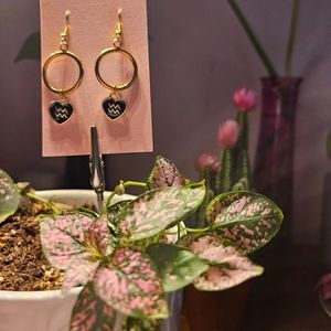 Aquarius ♒️ black heart hoop earrings
